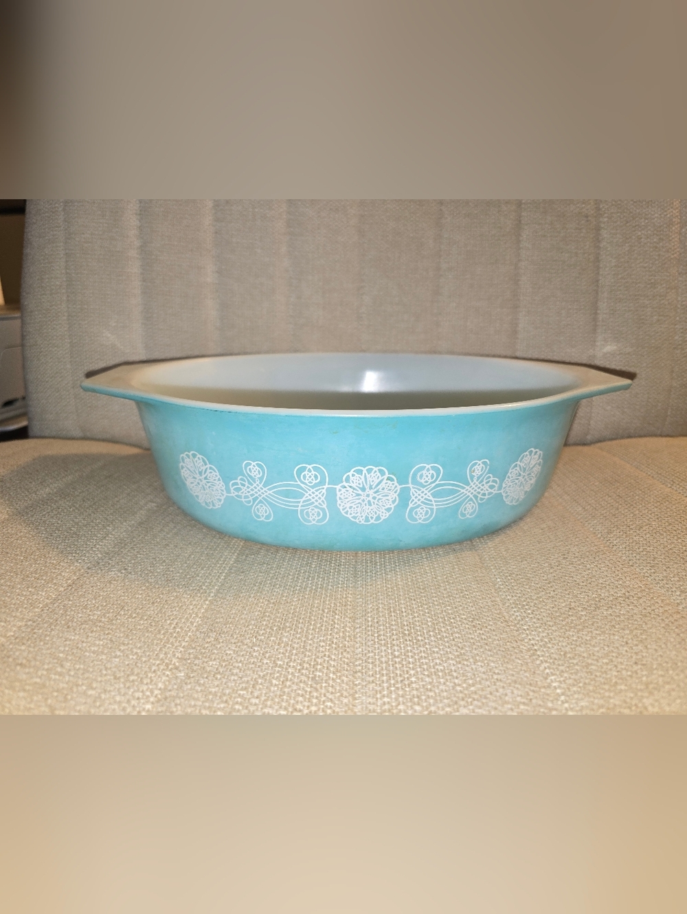 Vintage HTF Pyrex RARE Blue Lace Medallion 2.5 Qt Oven Casserole